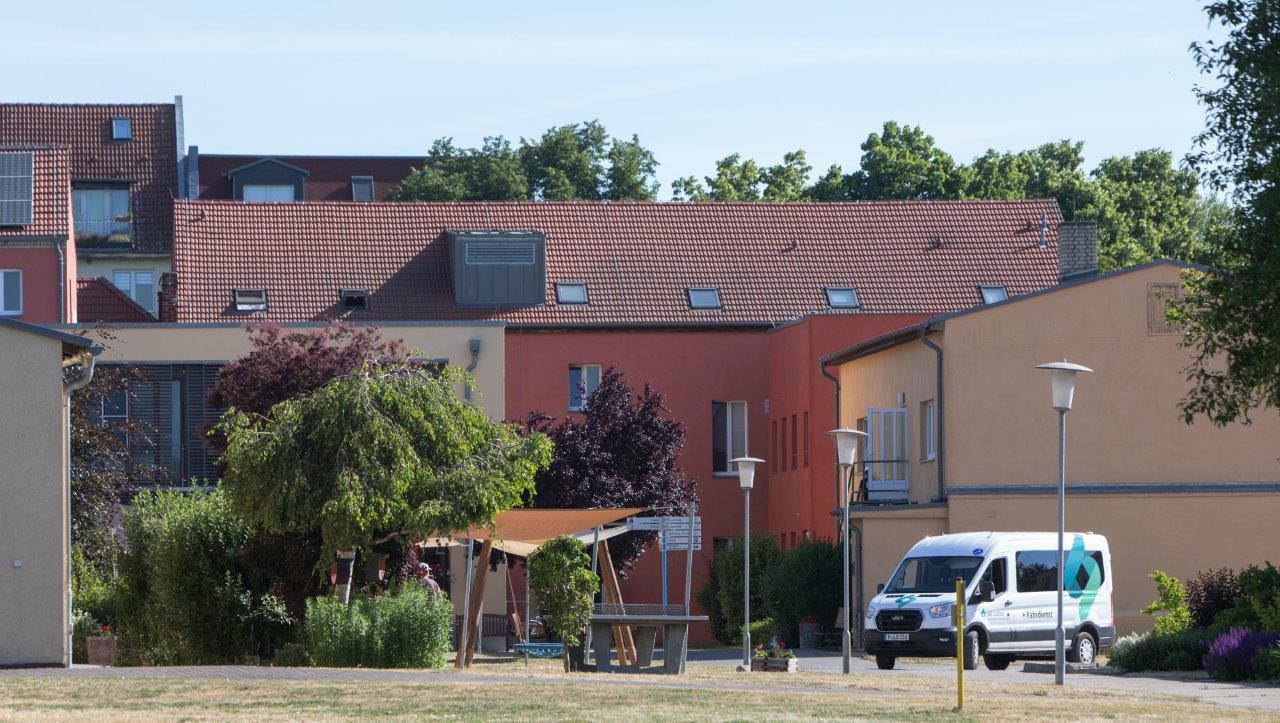 Potsdamer Landstraße Besondere Wohnform mit WiLafim Fahrzeug