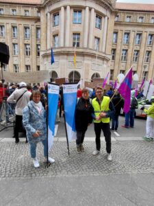 Tag der Pflege: zur Demonstration nach Berlin sind Mitarbeitende der Lafim-Diakonie gekommen, um ein deutliches Zeichen für bessere Arbeitsbedingungen und eine nachhaltige Stärkung der Pflege in Deutschland zu setzen.