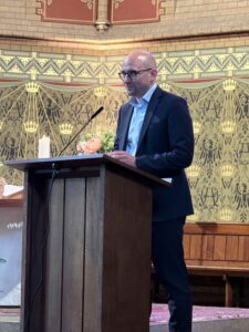 Persönliche Grußworte überbrachte auch Dr. Johannes Wagner (Staatssekretär im Ministerium für Soziales, Gesundheit und gesellschaftlichen Zusammenhalt) zum Jahresempfang der Lafim-Diakonie in der Erlöserkirche in Potsdam.